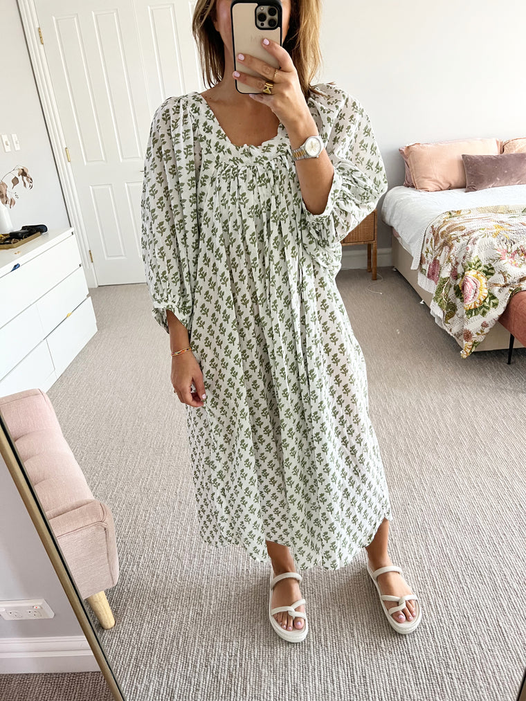 Sadhu - Butti smock dress sage / white * pre-loved *