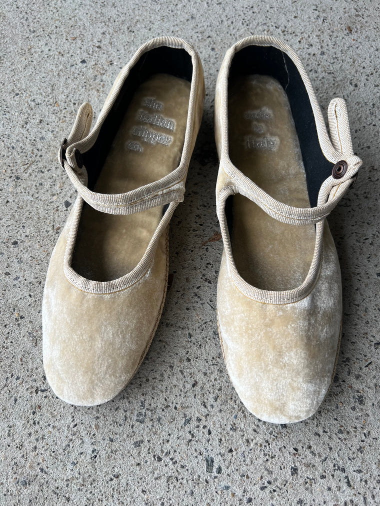 Italian Slipper Co - The Bebe Ballet Shoe ecru