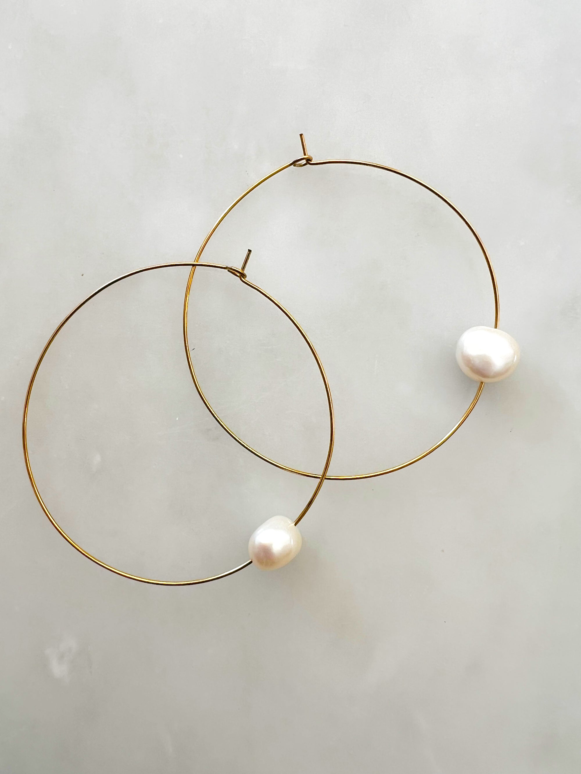 Helles - Alba pearl hoops