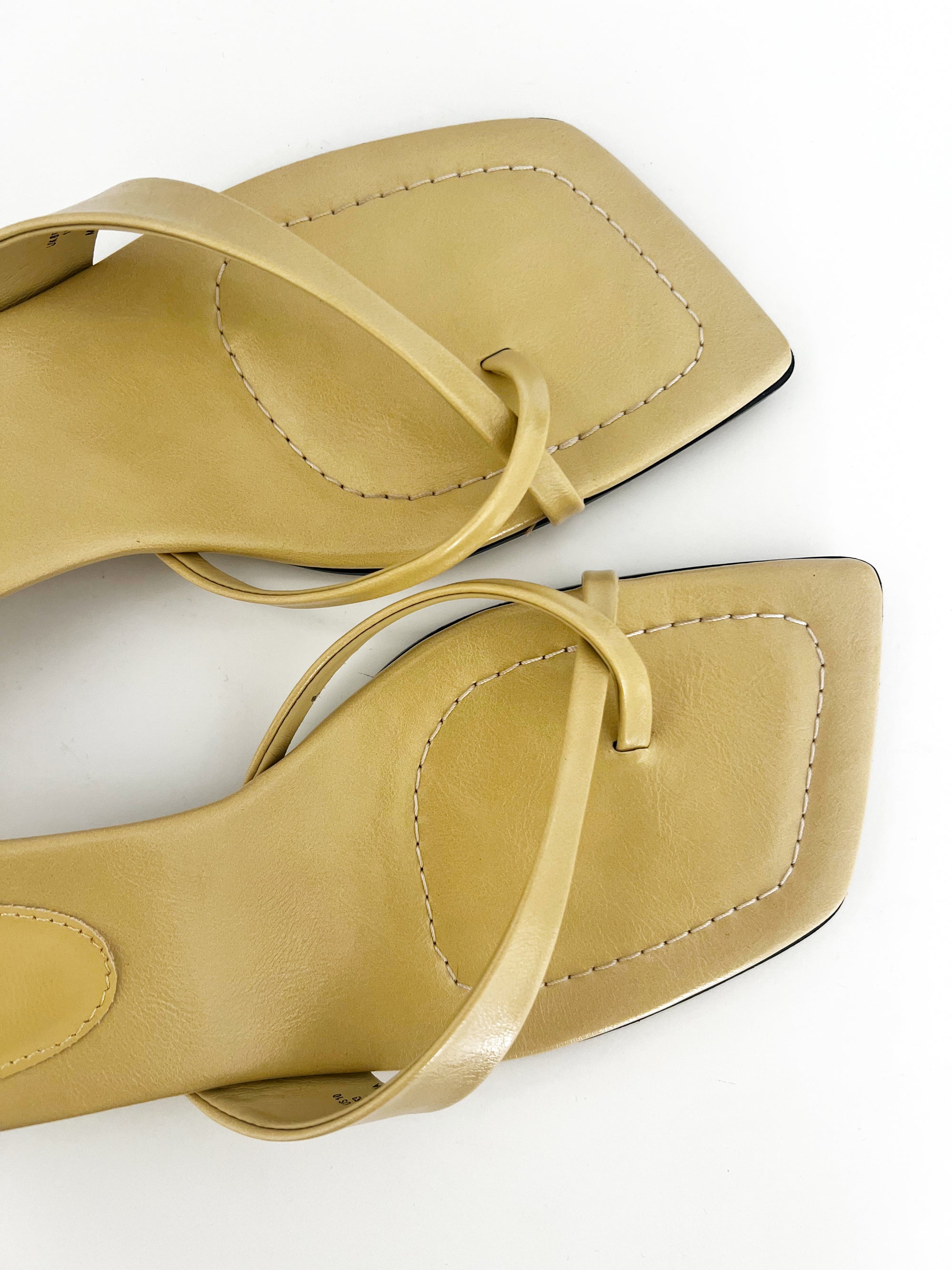 Kaitie's Closet - Topshop mules * pre-loved *
