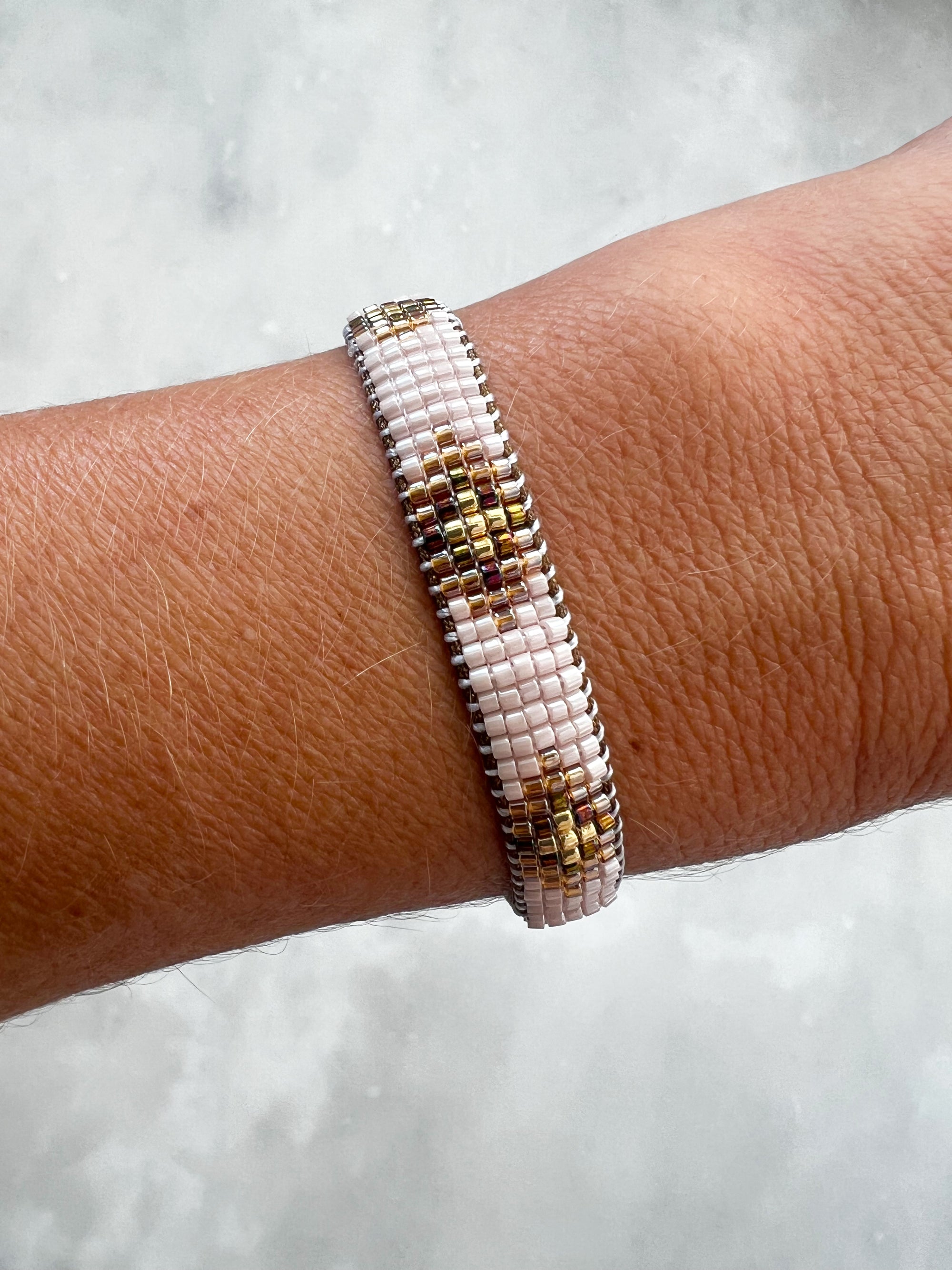 Bazou - woven pink bracelet