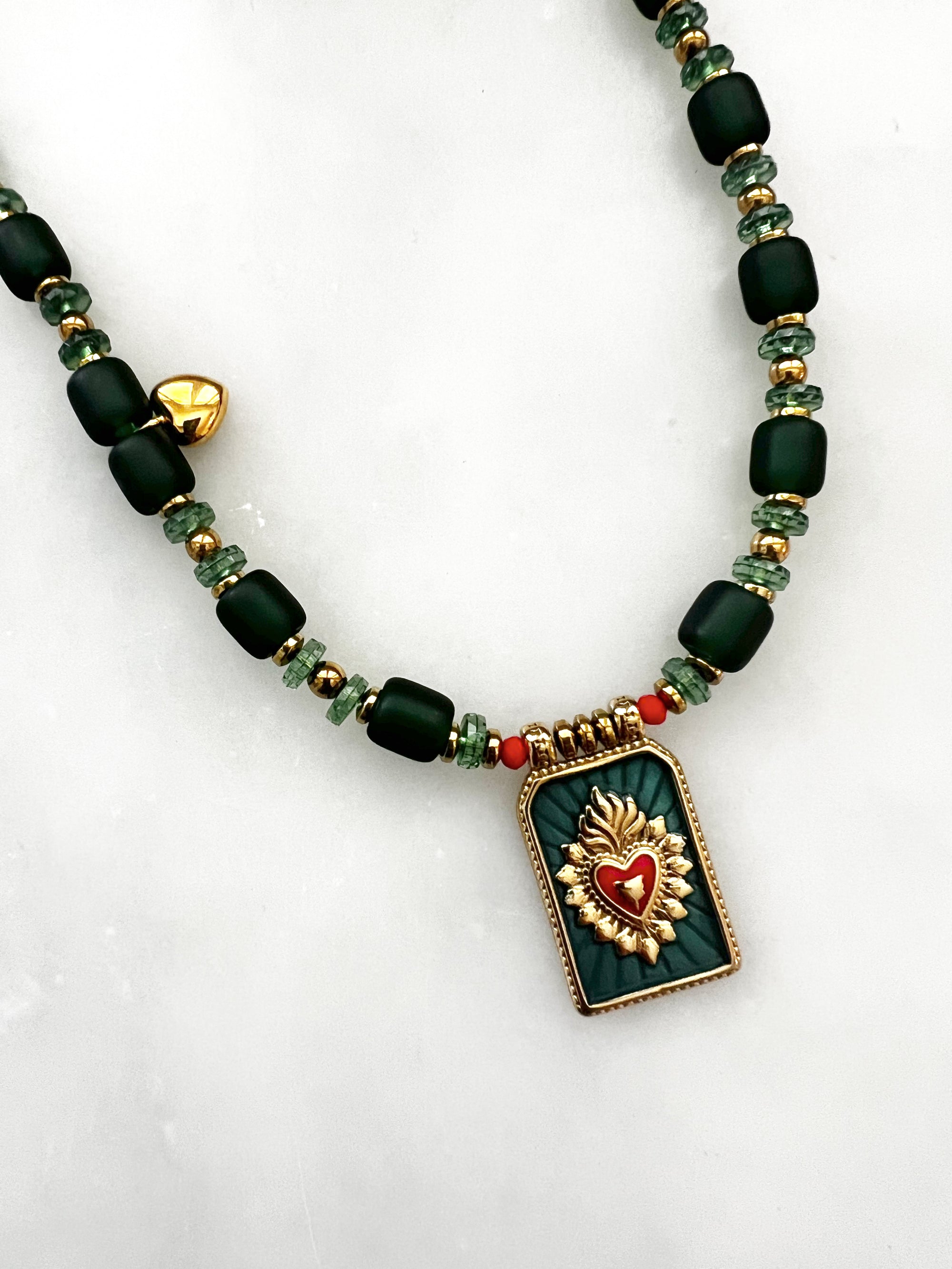 Goupi -  Heart necklace green