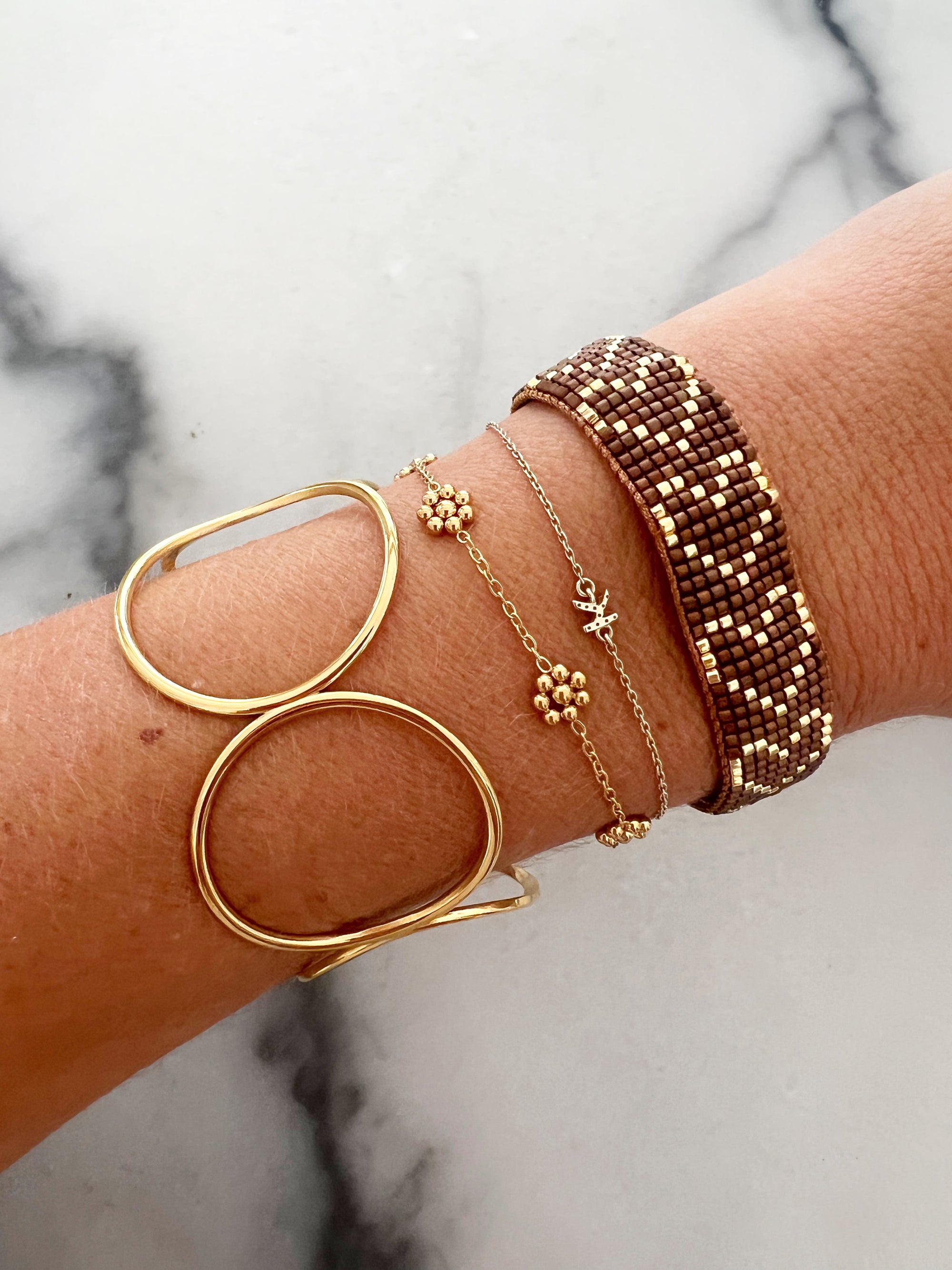 Bazou - gold circles cuff